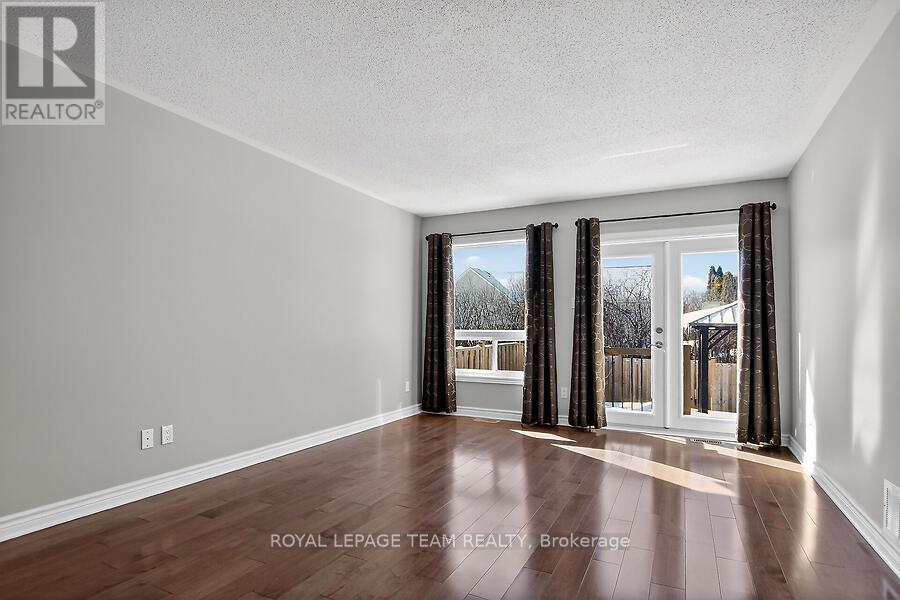 464 Honeyborne Street, Mississippi Mills, Ontario  K0A 1A0 - Photo 18 - X12800662