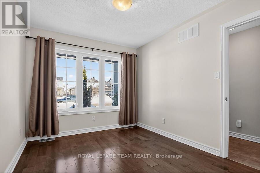 464 Honeyborne Street, Mississippi Mills, Ontario  K0A 1A0 - Photo 9 - X12800662