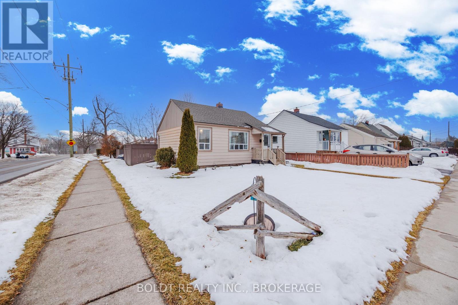 42 Barley Drive, St. Catharines (Oakdale), Ontario  L2P 2M5 - Photo 2 - X12800668