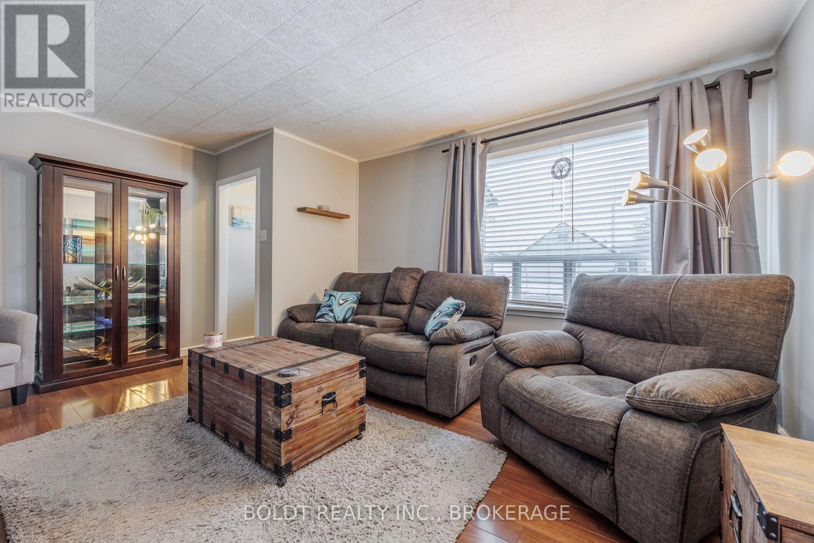 42 Barley Drive, St. Catharines (Oakdale), Ontario  L2P 2M5 - Photo 8 - X12800668