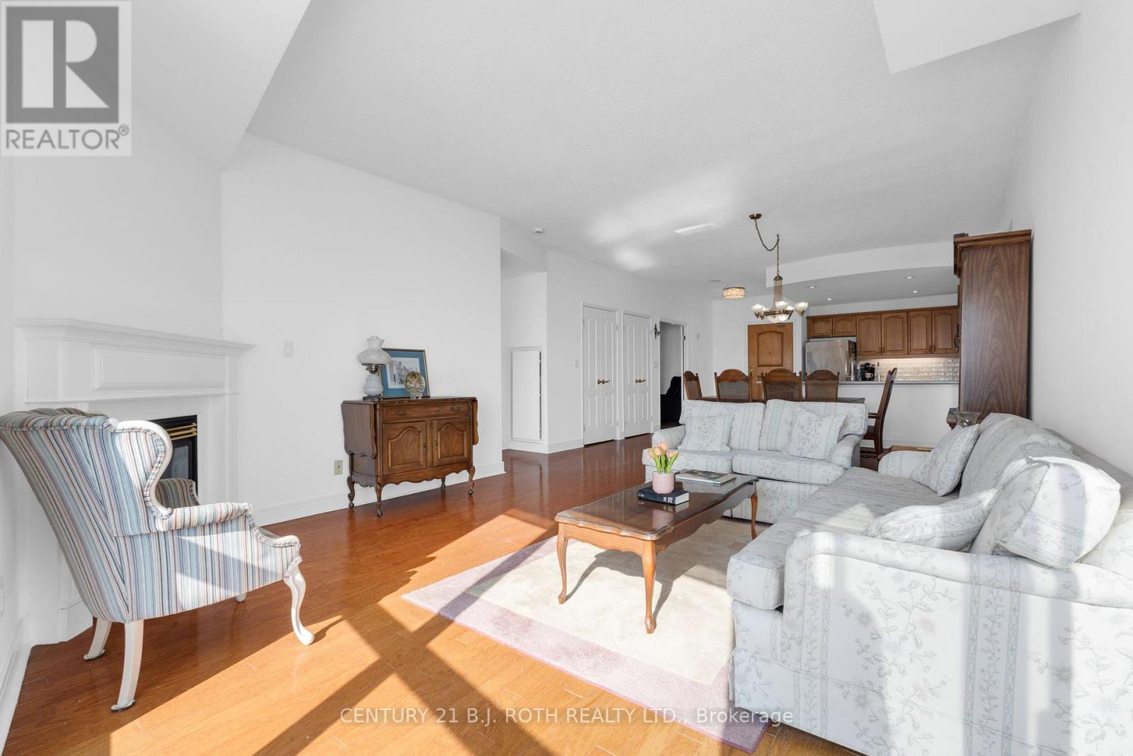 1402 - 2 Toronto Street, Barrie (City Centre), Ontario  L4N 9R2 - Photo 9 - S12800656