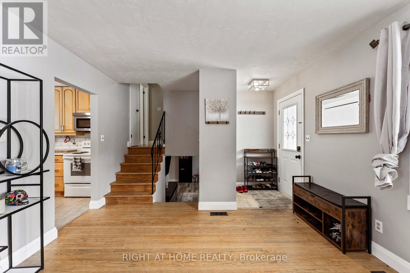 2 Quinn Avenue, Orillia, Ontario  L3V 3H5 - Photo 14 - S12800680