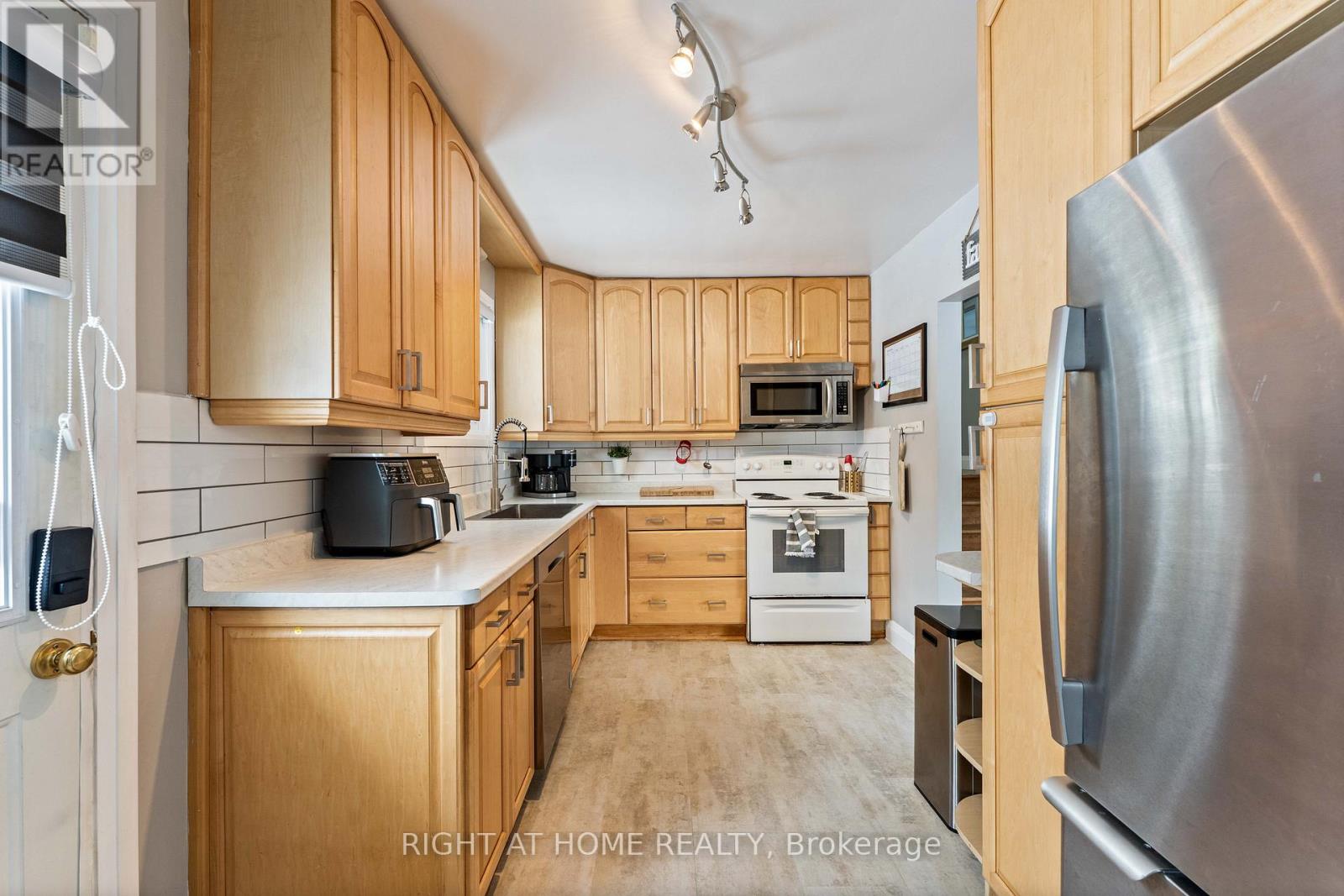 2 Quinn Avenue, Orillia, Ontario  L3V 3H5 - Photo 6 - S12800680