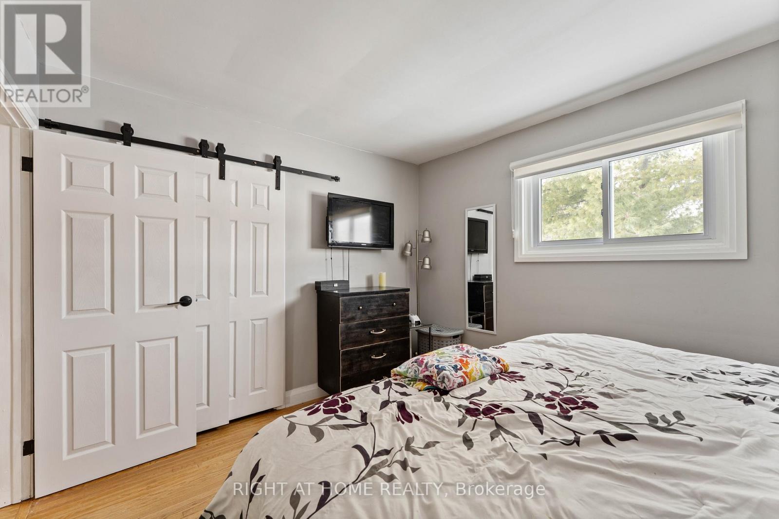 2 Quinn Avenue, Orillia, Ontario  L3V 3H5 - Photo 9 - S12800680