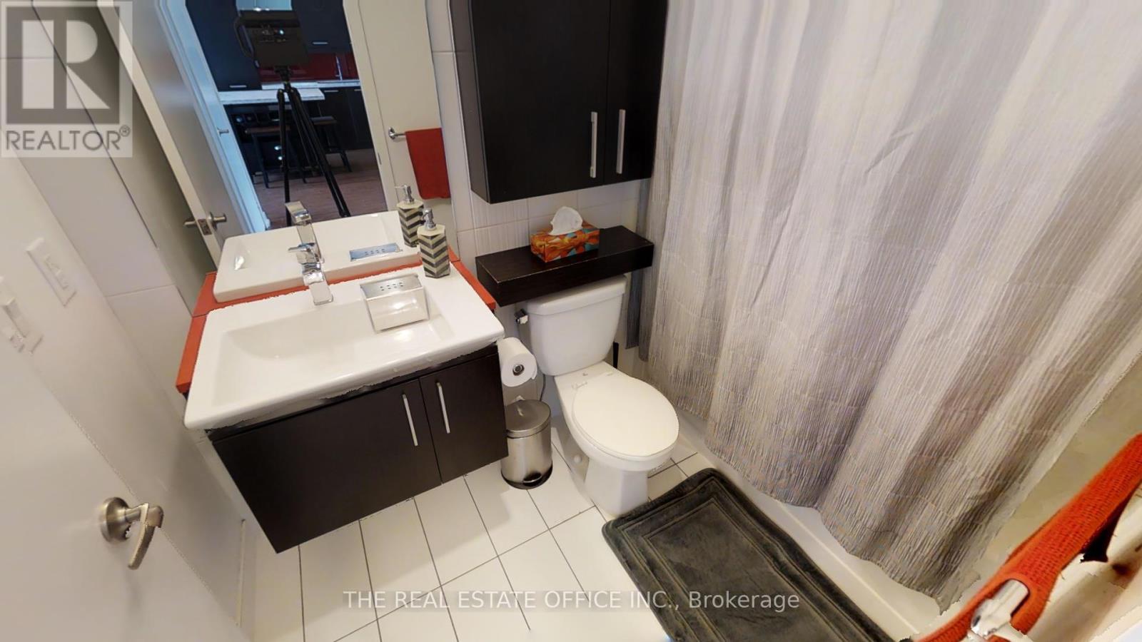 2010 - 8 Telegram Mews, Toronto, Ontario  M5V 3Z5 - Photo 9 - C12790138