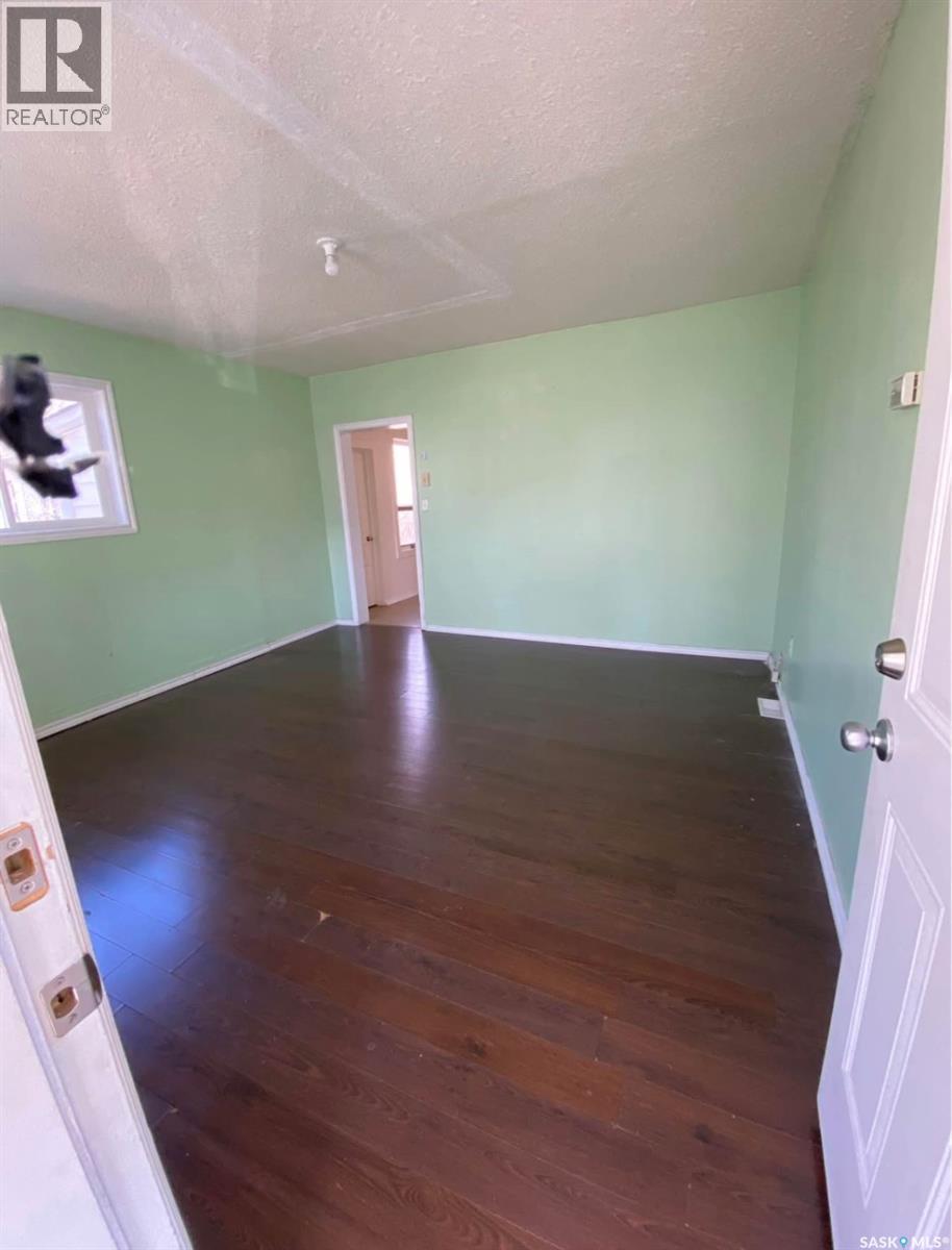 1113 Valley Street, Estevan, Saskatchewan  S4A 0E3 - Photo 3 - SK028812