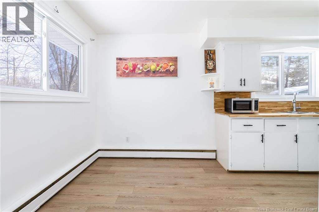 30 Canterbury Drive, Fredericton, New Brunswick  E3B 4L6 - Photo 13 - NB133621