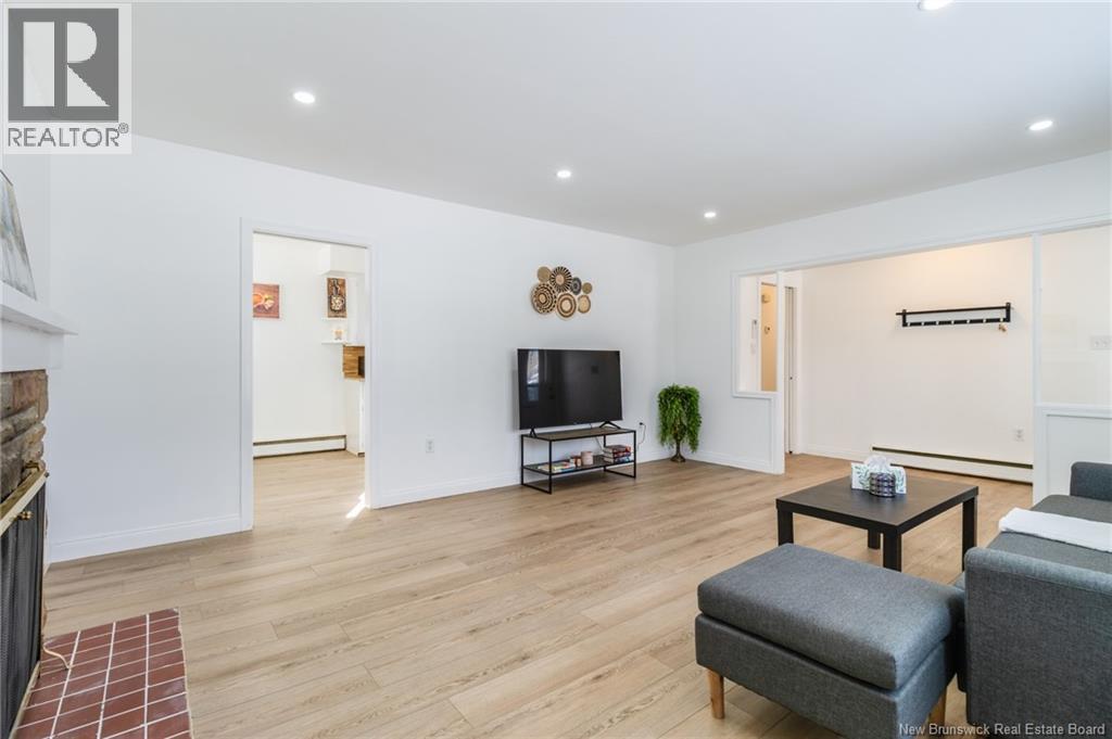 30 Canterbury Drive, Fredericton, New Brunswick  E3B 4L6 - Photo 7 - NB133621