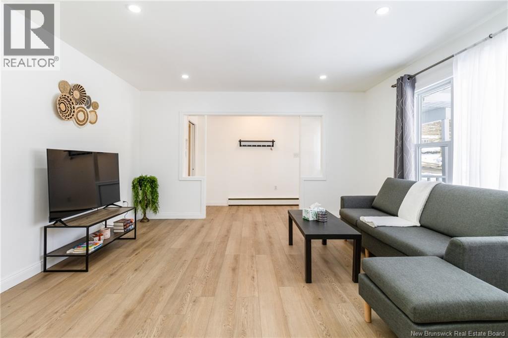 30 Canterbury Drive, Fredericton, New Brunswick  E3B 4L6 - Photo 8 - NB133621