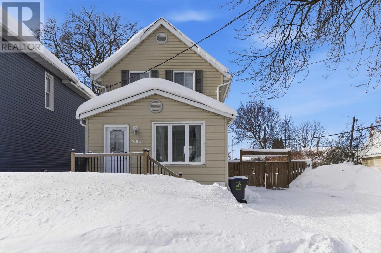 295 Fifth Ave, Sault Ste. Marie, Ontario  P6C 4L4 - Photo 2 - SM260257