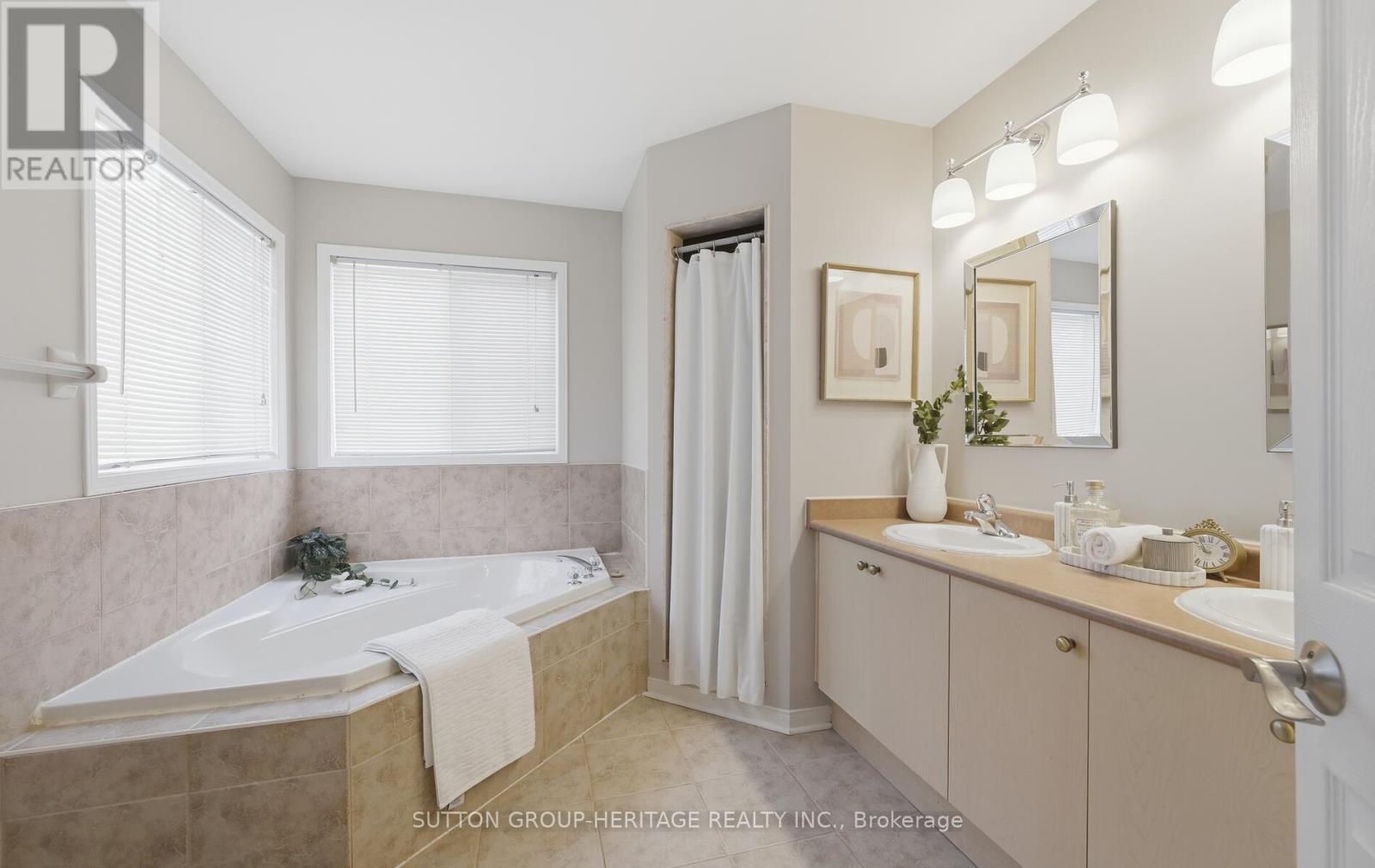 1423 Ashgrove Crescent, Oshawa, Ontario  L1K 2W4 - Photo 16 - E12800710