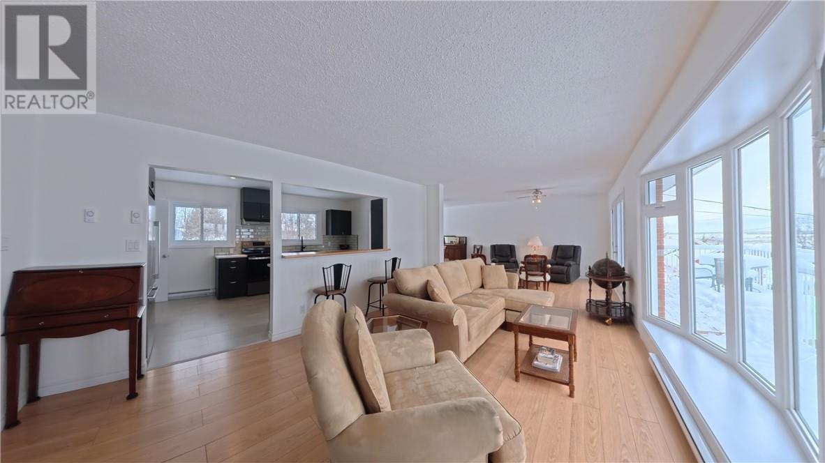 69 Robinson Street, Little Current, Ontario  P0P 1K0 - Photo 7 - 2126469