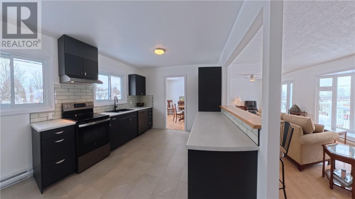 69 Robinson Street, Little Current, Ontario  P0P 1K0 - Photo 8 - 2126469