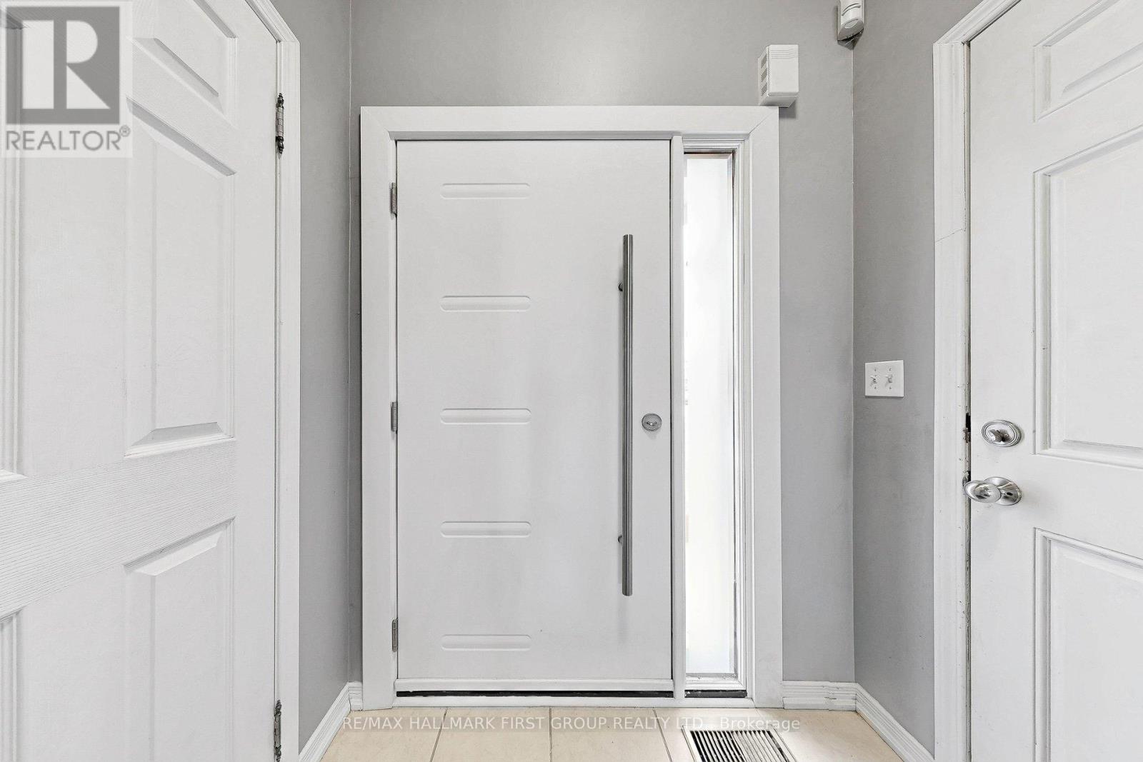 19 Waterlily Trail, King (Schomberg), Ontario  L0G 1T0 - Photo 4 - N12800734