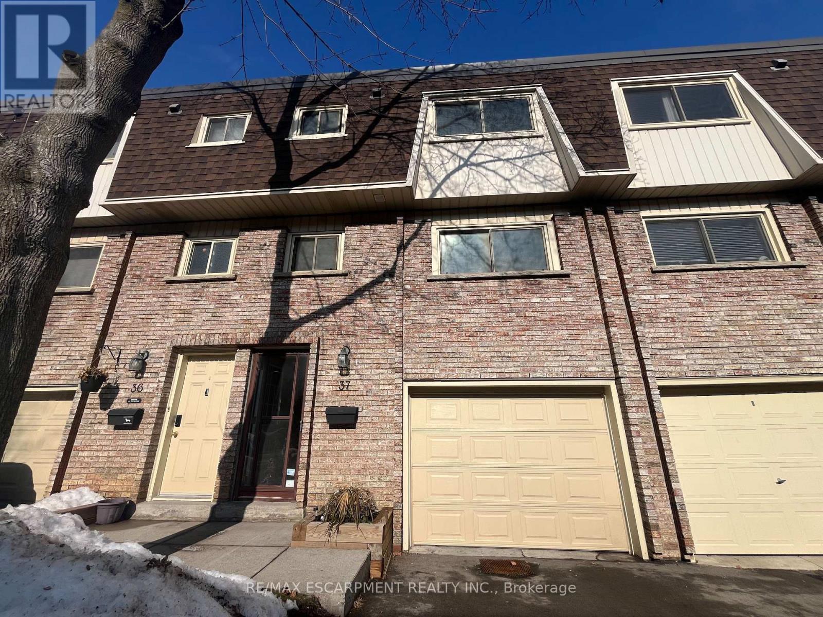 37 - 125 Bonaventure Drive, Hamilton, Ontario  L9C 5Y5 - Photo 1 - X12800724
