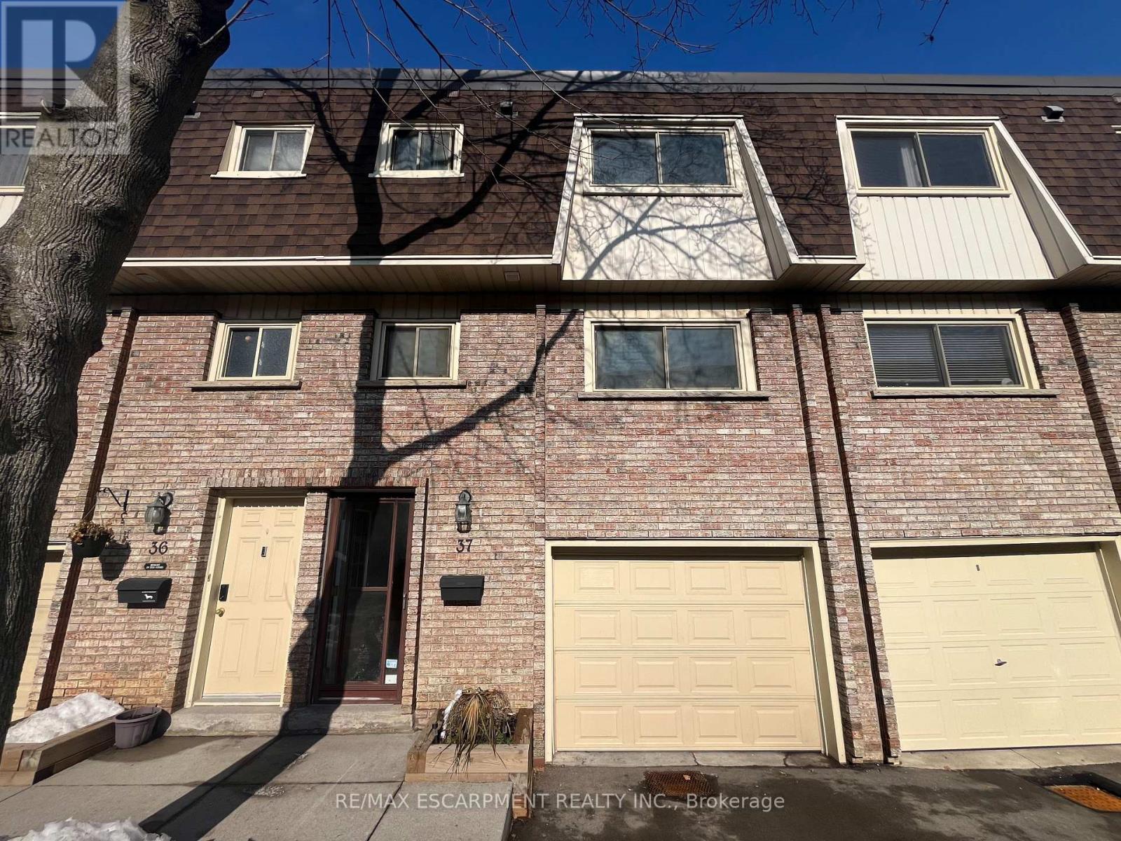 37 - 125 Bonaventure Drive, Hamilton, Ontario  L9C 5Y5 - Photo 2 - X12800724