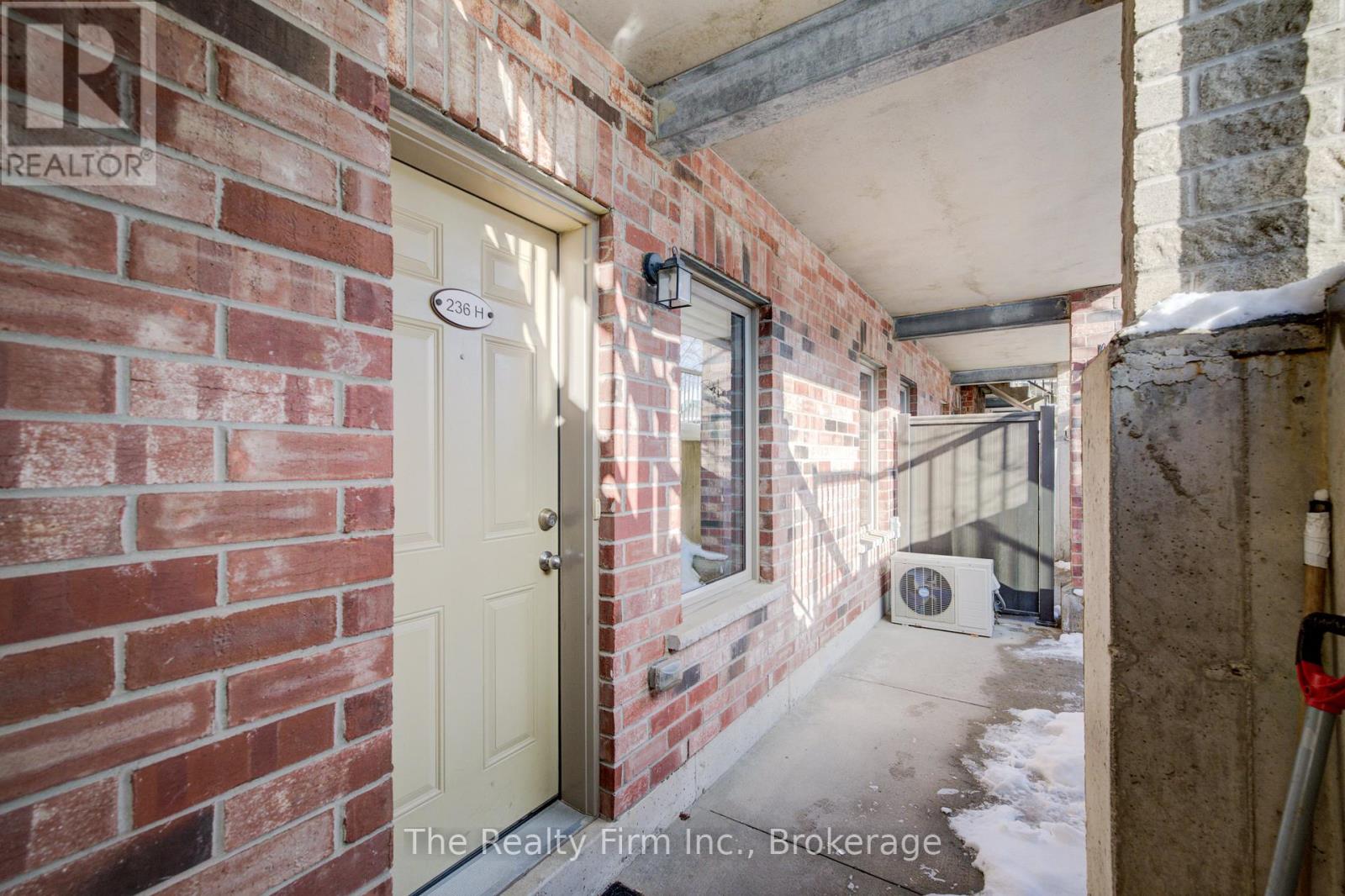 H - 236 Rachel Crescent, Kitchener, Ontario  N2R 0E1 - Photo 5 - X12800764