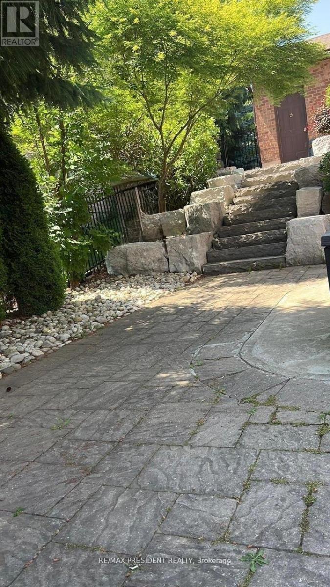 42 Mount Forest Drive, Brampton, Ontario  L6Z 1B7 - Photo 49 - W12796790