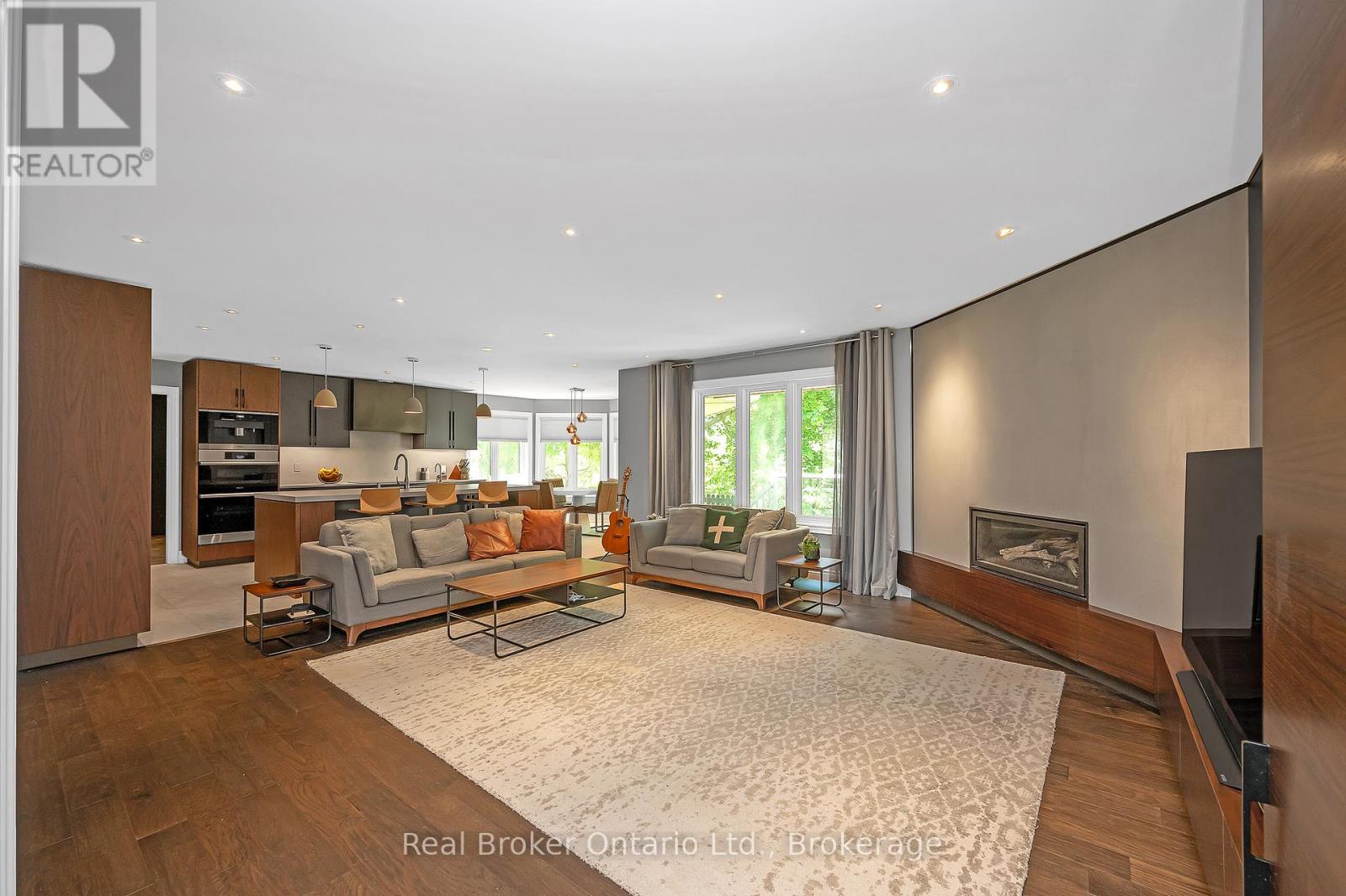 10158 Old Pine Crest Road, Halton Hills, Ontario  L0P 1K0 - Photo 15 - W12800796