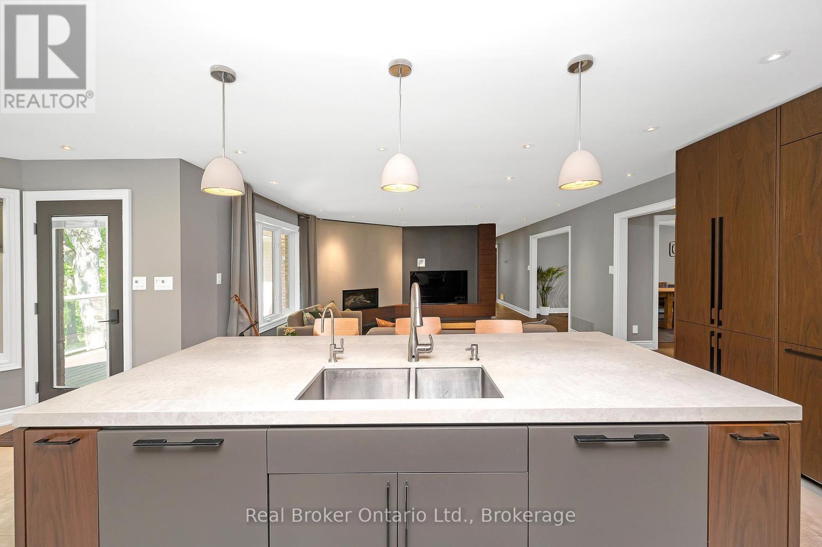 10158 Old Pine Crest Road, Halton Hills, Ontario  L0P 1K0 - Photo 21 - W12800796