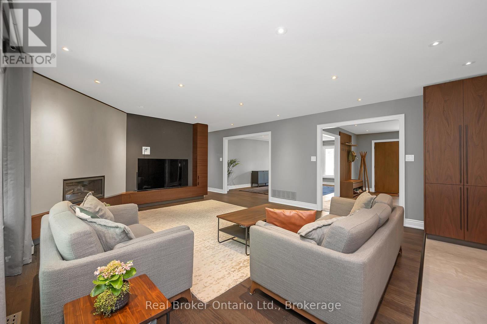 10158 Old Pine Crest Road, Halton Hills, Ontario  L0P 1K0 - Photo 16 - W12800796