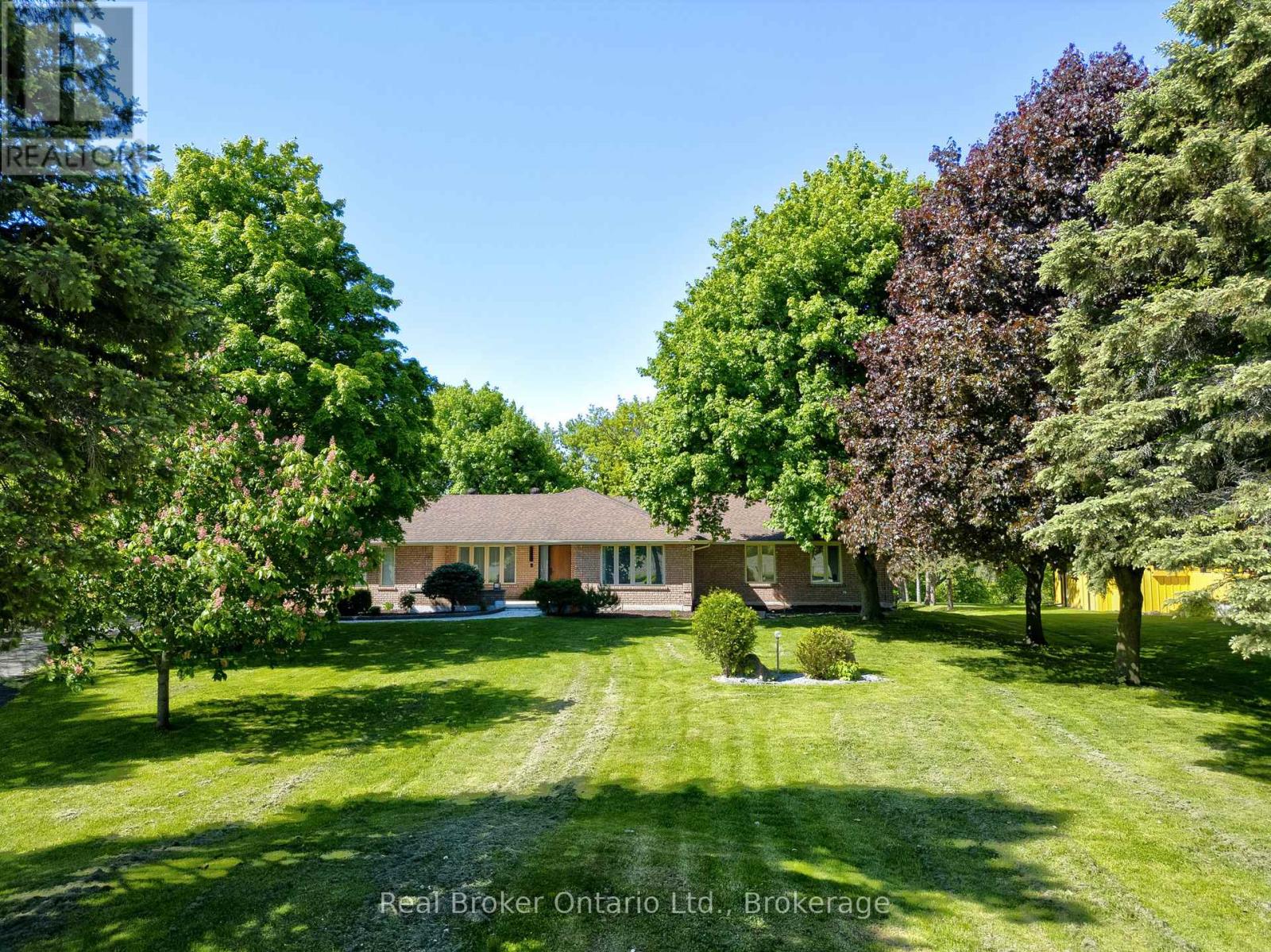 10158 Old Pine Crest Road, Halton Hills, Ontario  L0P 1K0 - Photo 2 - W12800796