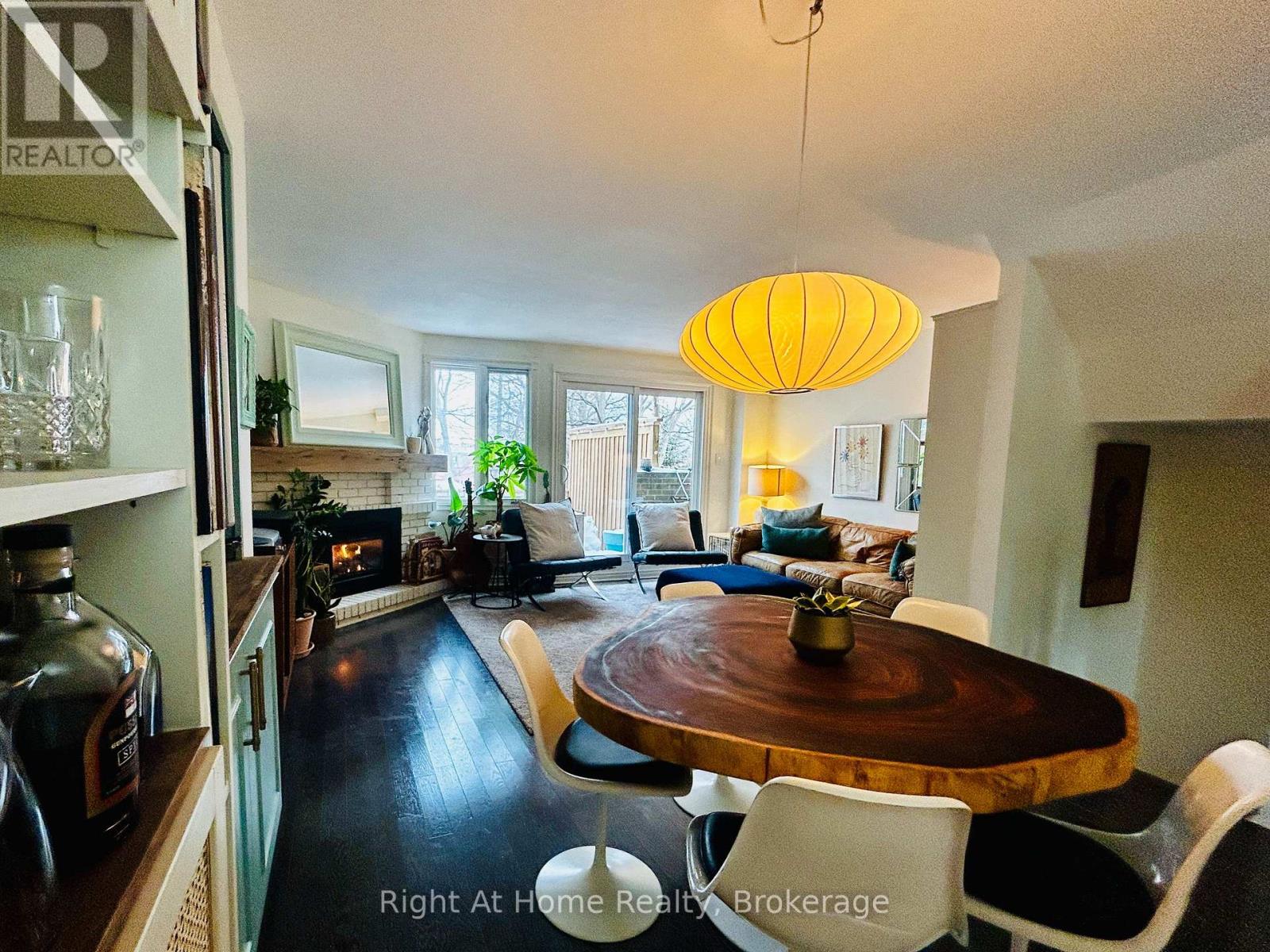 109 Brant Street, Oakville, Ontario  L6K 2Z7 - Photo 7 - W12800836