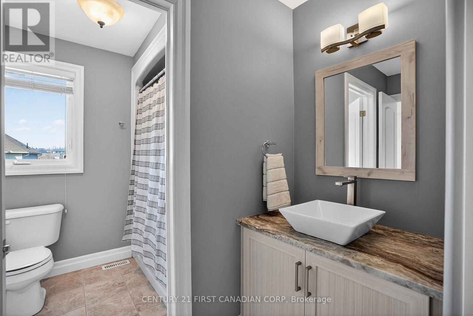 38 - 777 Apricot Drive, London South, Ontario  N6K 5B3 - Photo 21 - X12800858