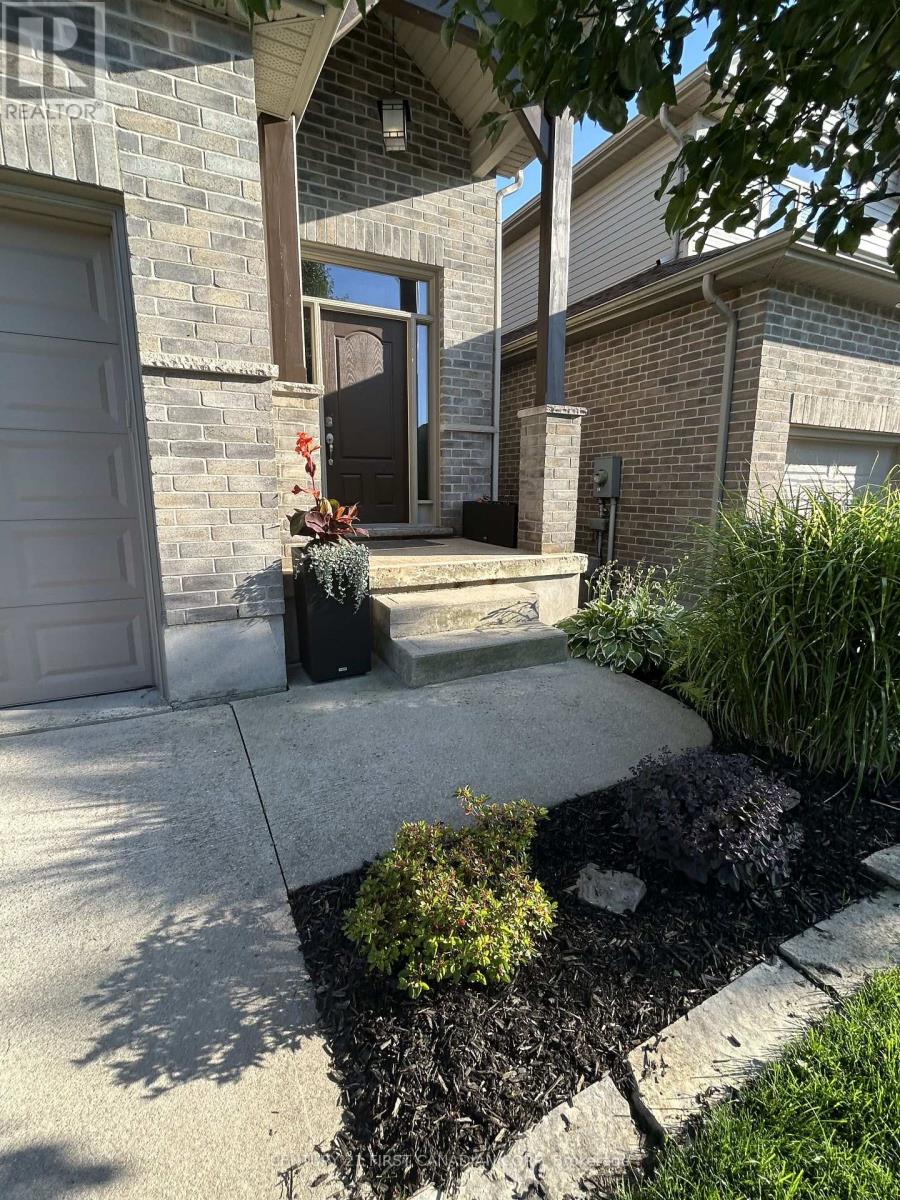 38 - 777 Apricot Drive, London South, Ontario  N6K 5B3 - Photo 3 - X12800858