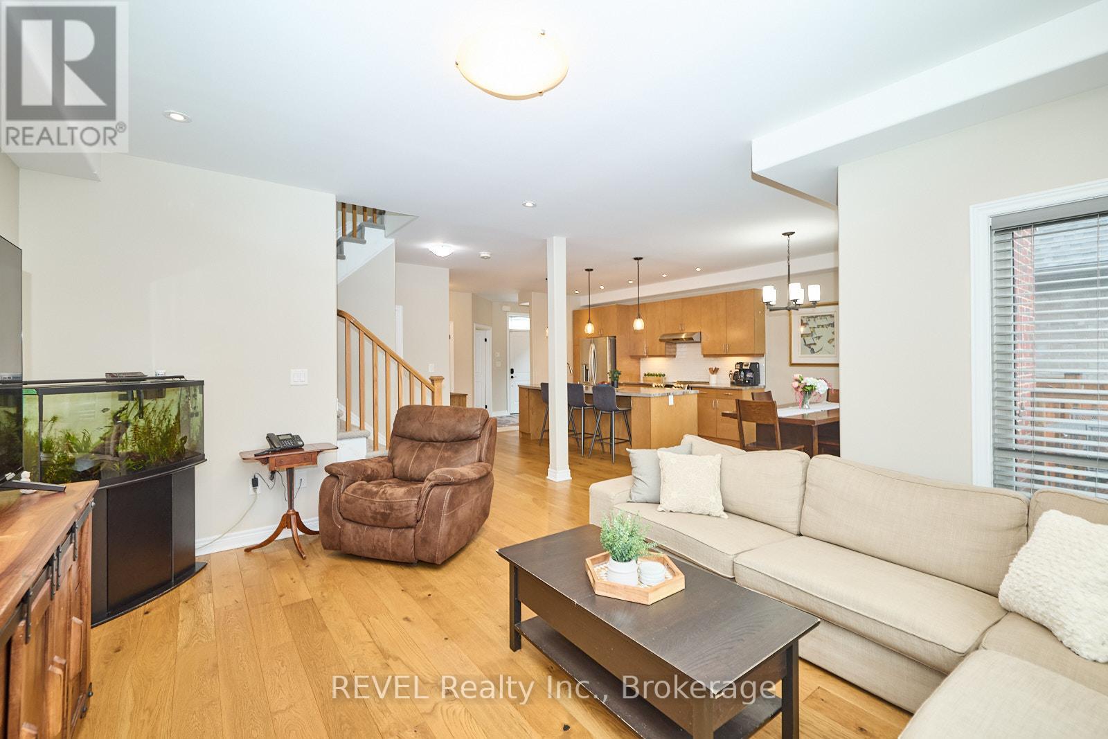 18 Brewerton Boulevard, Pelham, Ontario  L0S 1E5 - Photo 10 - X12800840