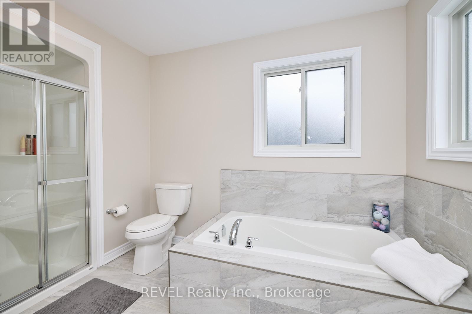 18 Brewerton Boulevard, Pelham, Ontario  L0S 1E5 - Photo 14 - X12800840