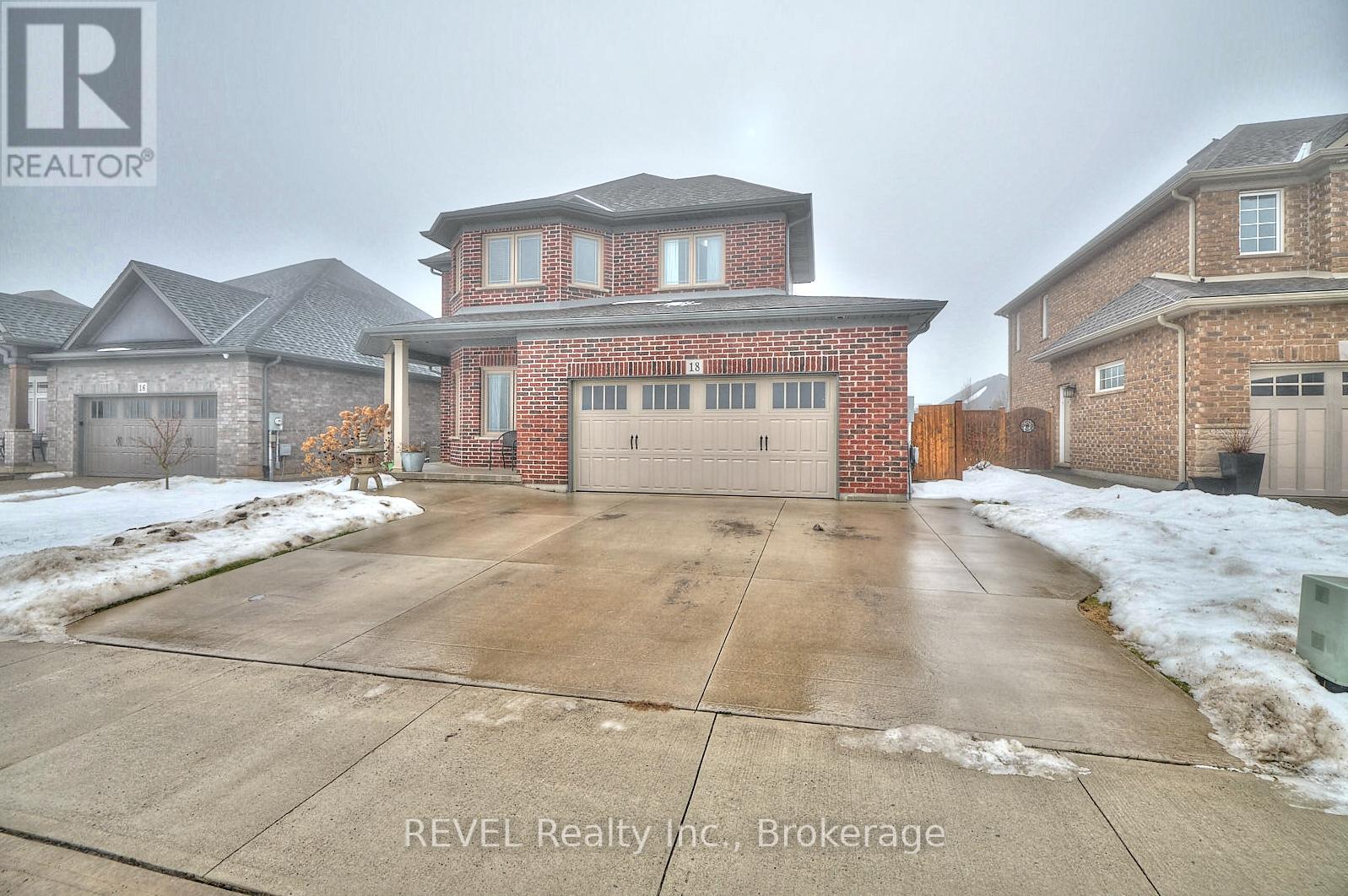 18 Brewerton Boulevard, Pelham, Ontario  L0S 1E5 - Photo 2 - X12800840