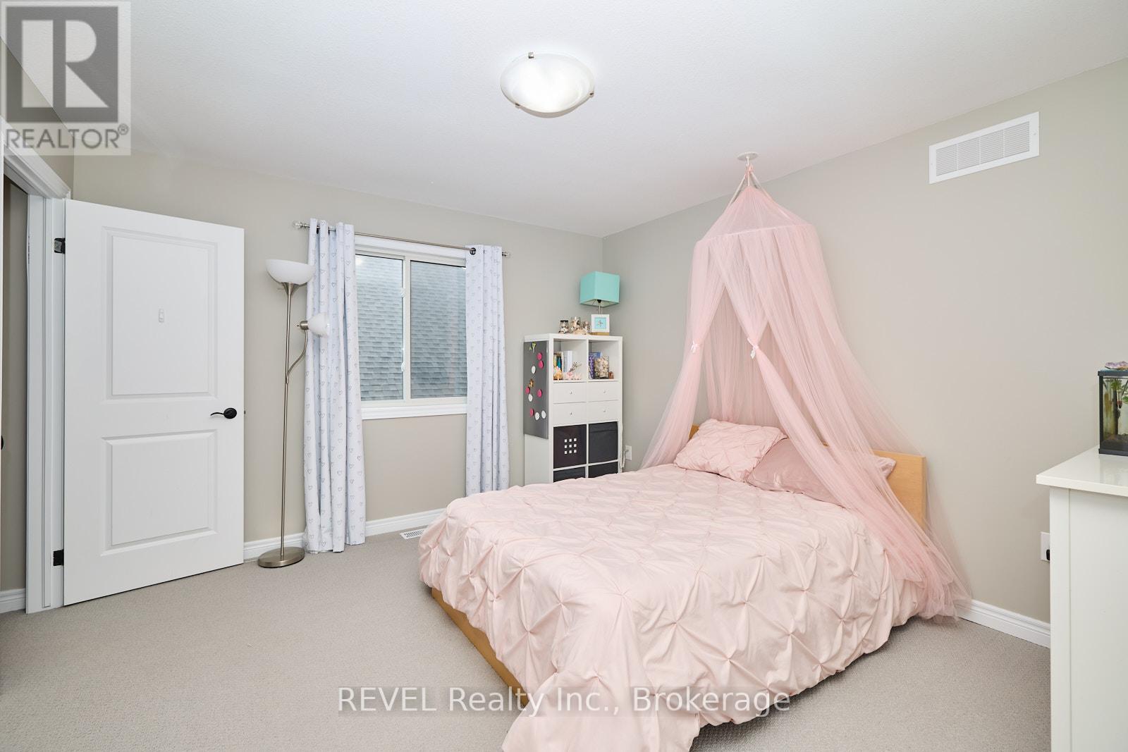 18 Brewerton Boulevard, Pelham, Ontario  L0S 1E5 - Photo 21 - X12800840