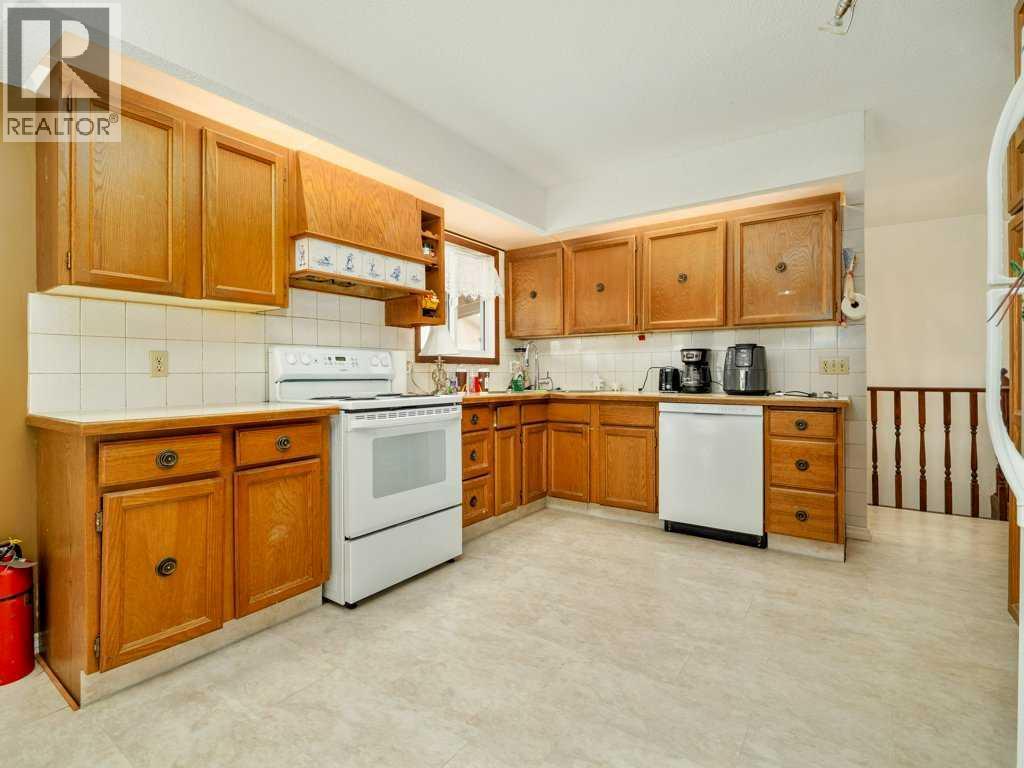 581 Broadview Street, Pincher Creek, Alberta  T0K 1W0 - Photo 12 - A2286517