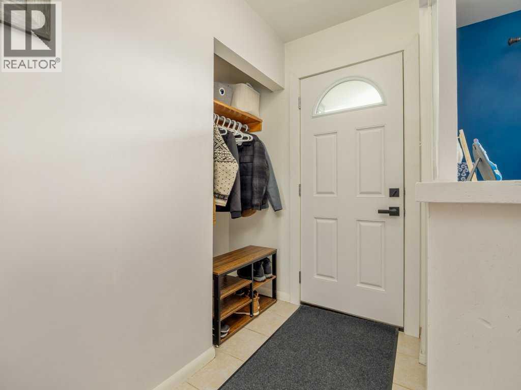 730 Blairmore Street, Pincher Creek, Alberta  T0K 1W0 - Photo 3 - A2286528