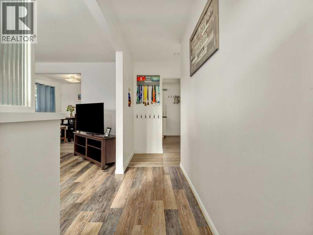 730 Blairmore Street, Pincher Creek, Alberta  T0K 1W0 - Photo 4 - A2286528