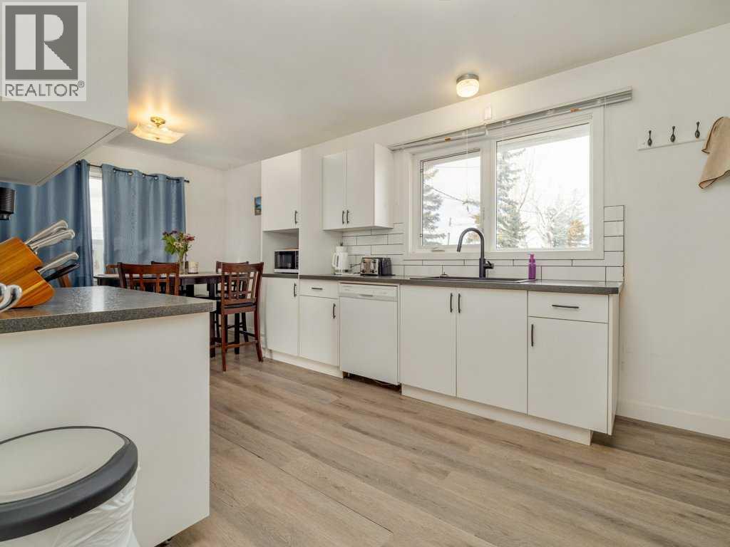 730 Blairmore Street, Pincher Creek, Alberta  T0K 1W0 - Photo 13 - A2286528