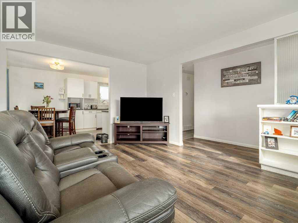 730 Blairmore Street, Pincher Creek, Alberta  T0K 1W0 - Photo 6 - A2286528