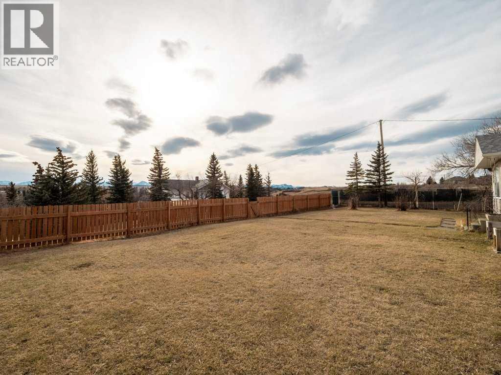 730 Blairmore Street, Pincher Creek, Alberta  T0K 1W0 - Photo 32 - A2286528