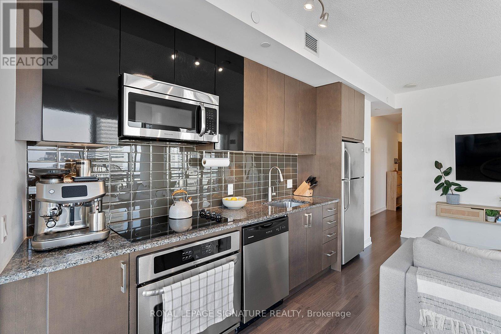 1702 - 89 Dunfield Avenue, Toronto, Ontario  M4S 0A4 - Photo 10 - C12800814