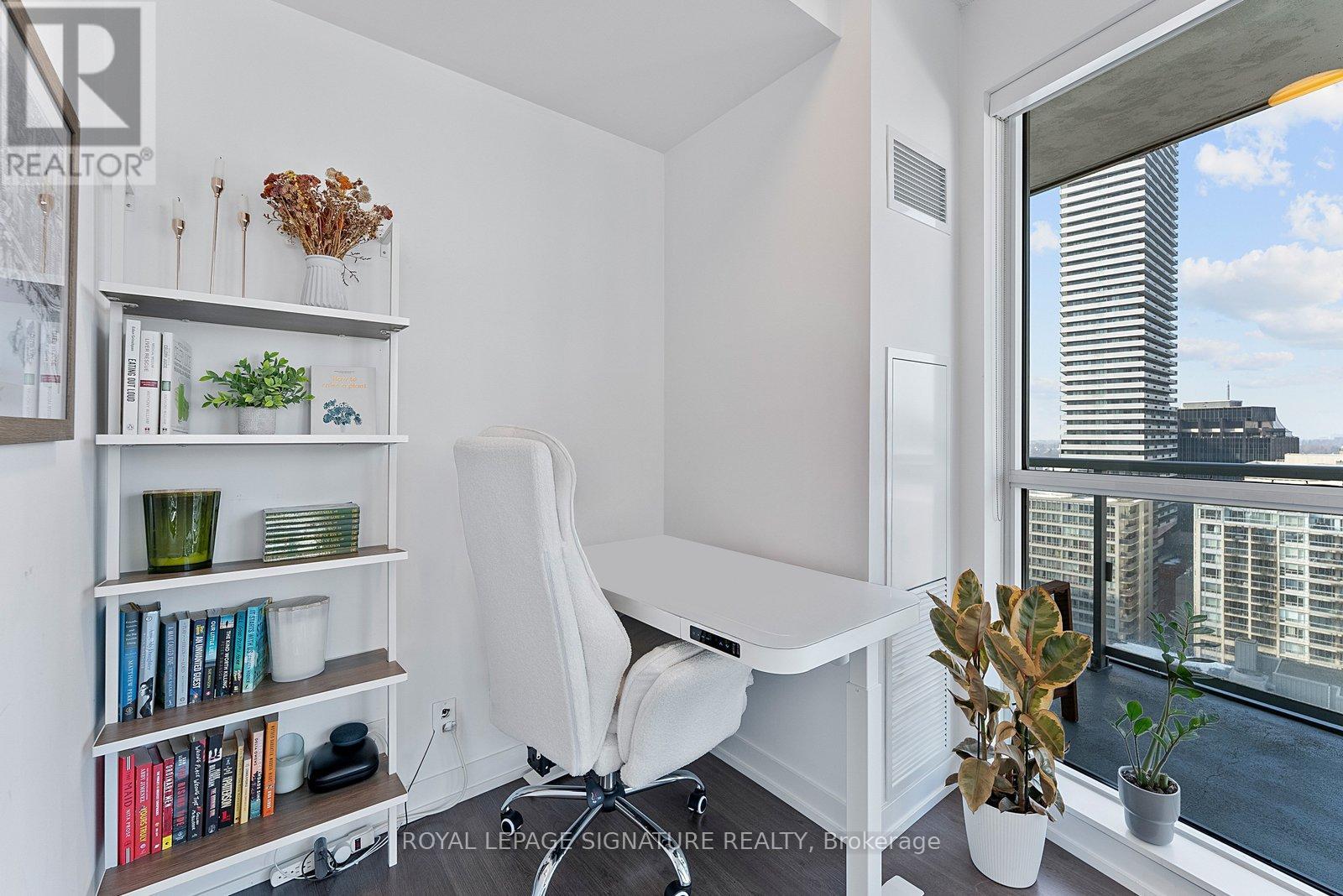 1702 - 89 Dunfield Avenue, Toronto, Ontario  M4S 0A4 - Photo 8 - C12800814