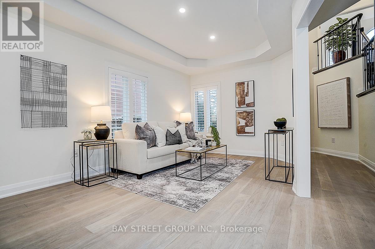 10 Kimono Crescent, Richmond Hill (Rouge Woods), Ontario  L4S 1X5 - Photo 2 - N12800790