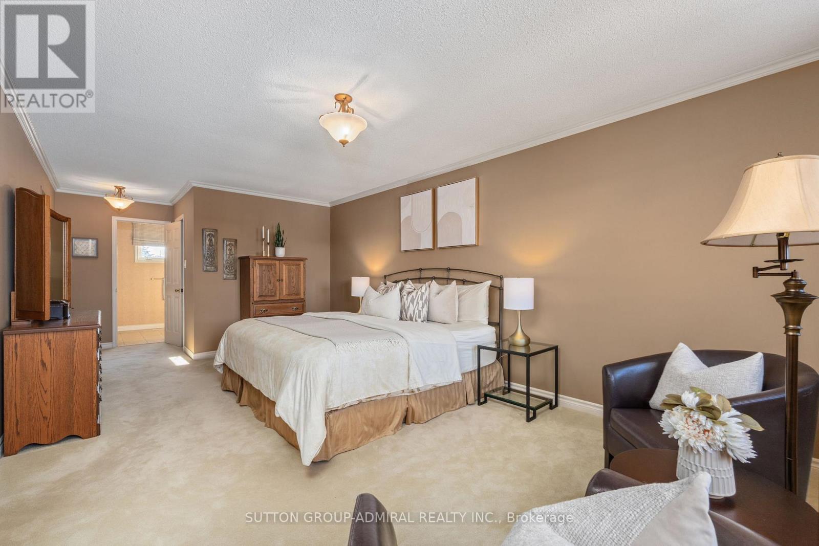 73 Crystal Drive, Richmond Hill, Ontario  L4C 7Y7 - Photo 19 - N12800868