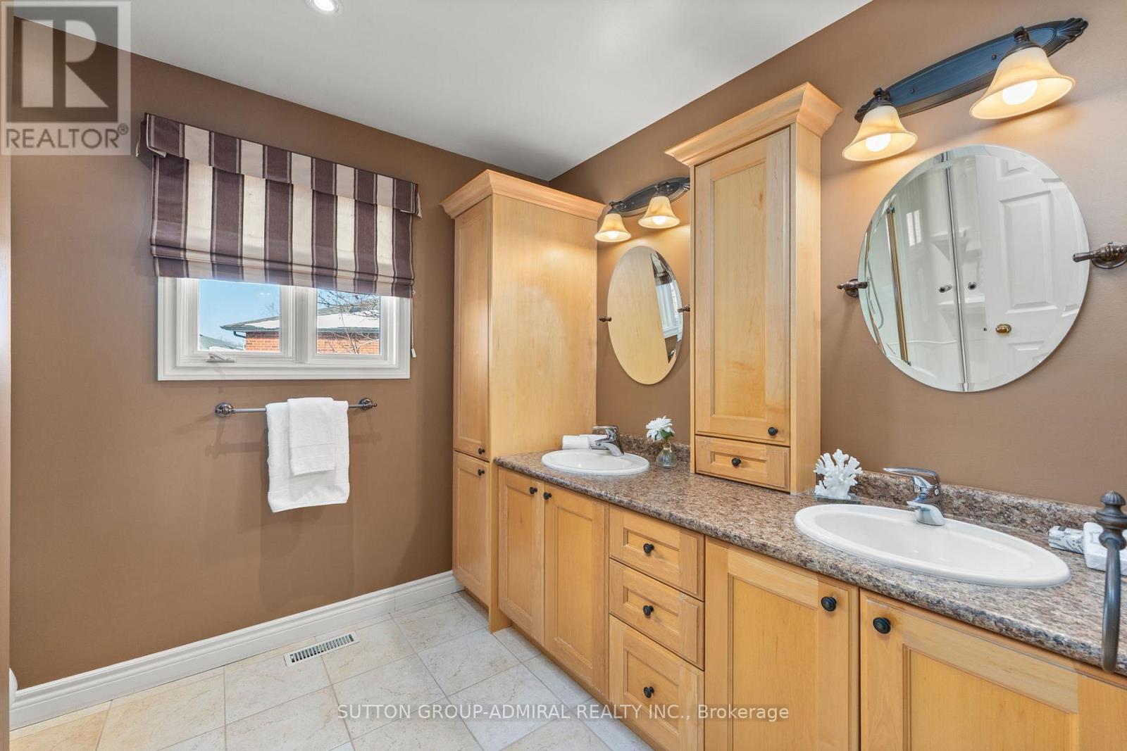 73 Crystal Drive, Richmond Hill, Ontario  L4C 7Y7 - Photo 29 - N12800868