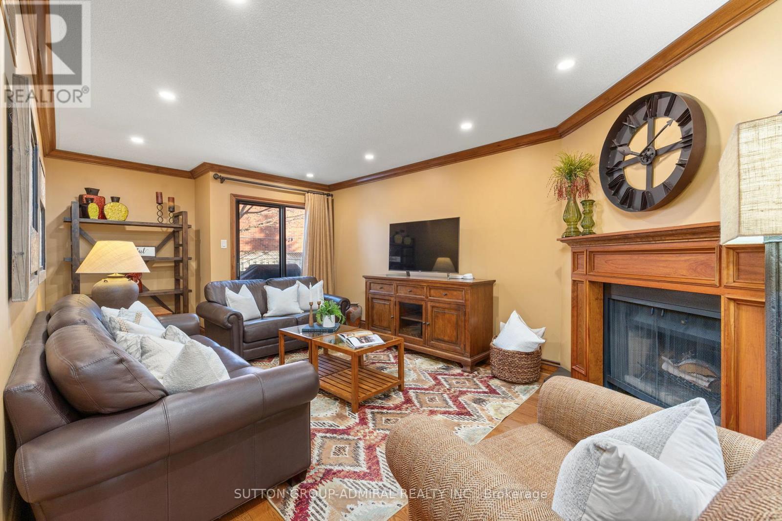 73 Crystal Drive, Richmond Hill, Ontario  L4C 7Y7 - Photo 8 - N12800868