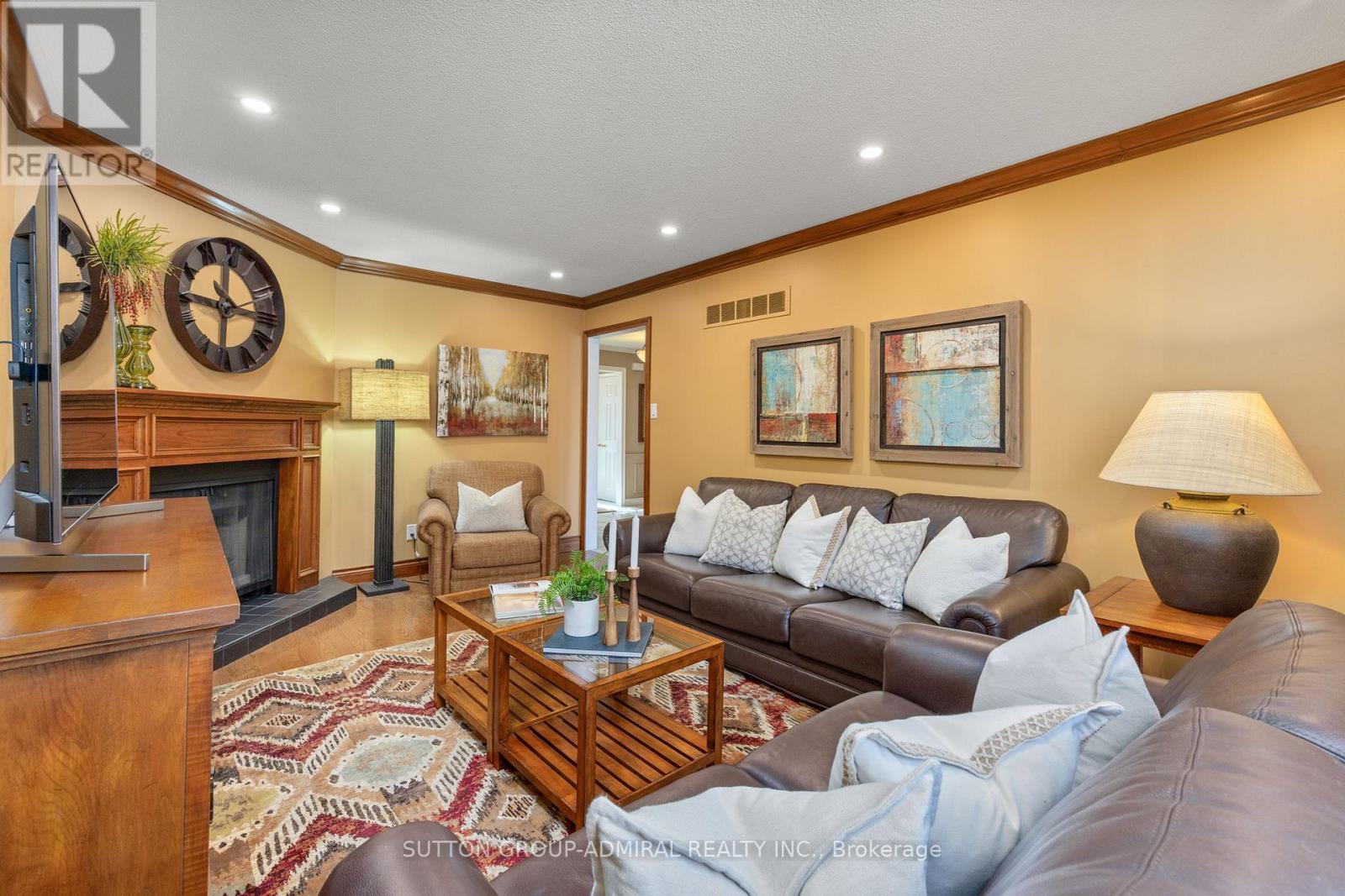 73 Crystal Drive, Richmond Hill, Ontario  L4C 7Y7 - Photo 9 - N12800868