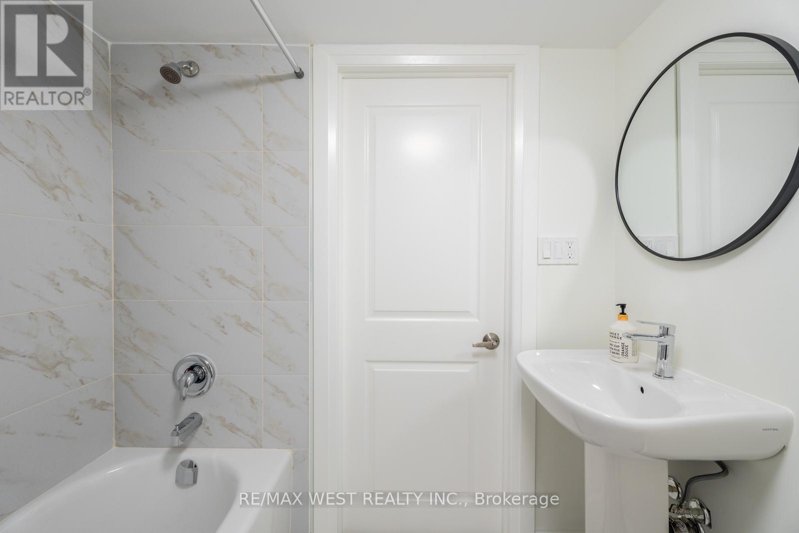 470 Runnymede Road, Toronto, Ontario  M6S 2Z2 - Photo 42 - W12793278