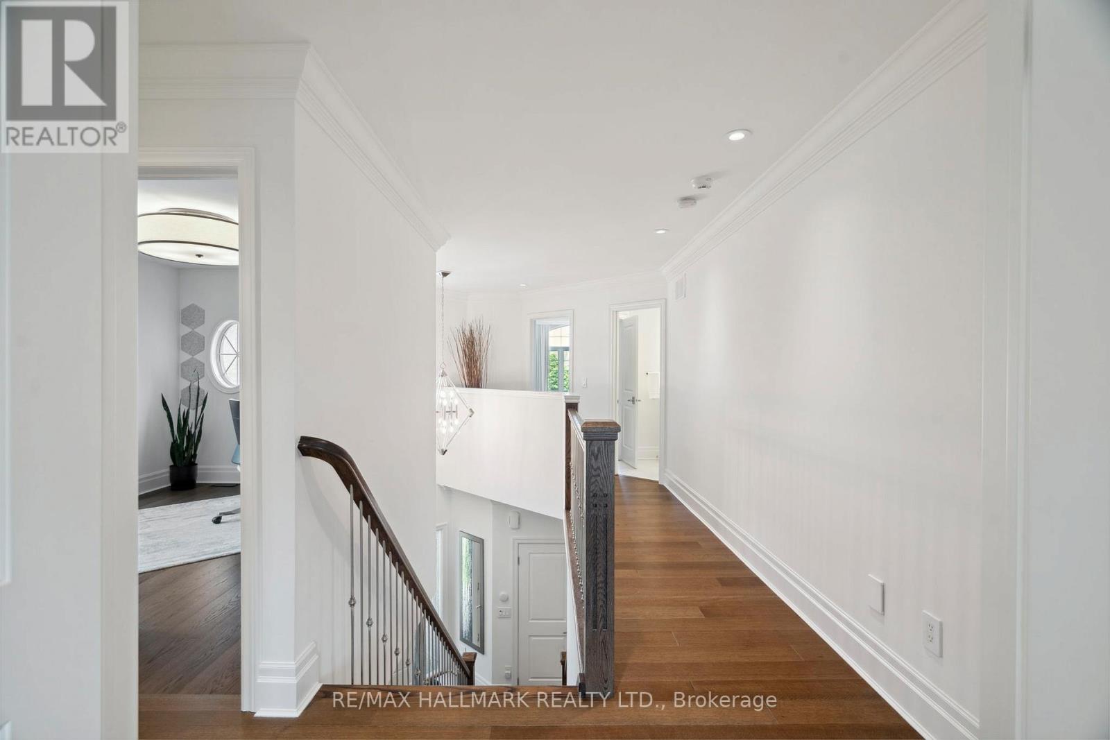 2092 Pinevalley Crescent, Oakville, Ontario  L6H 6L8 - Photo 16 - W12800770