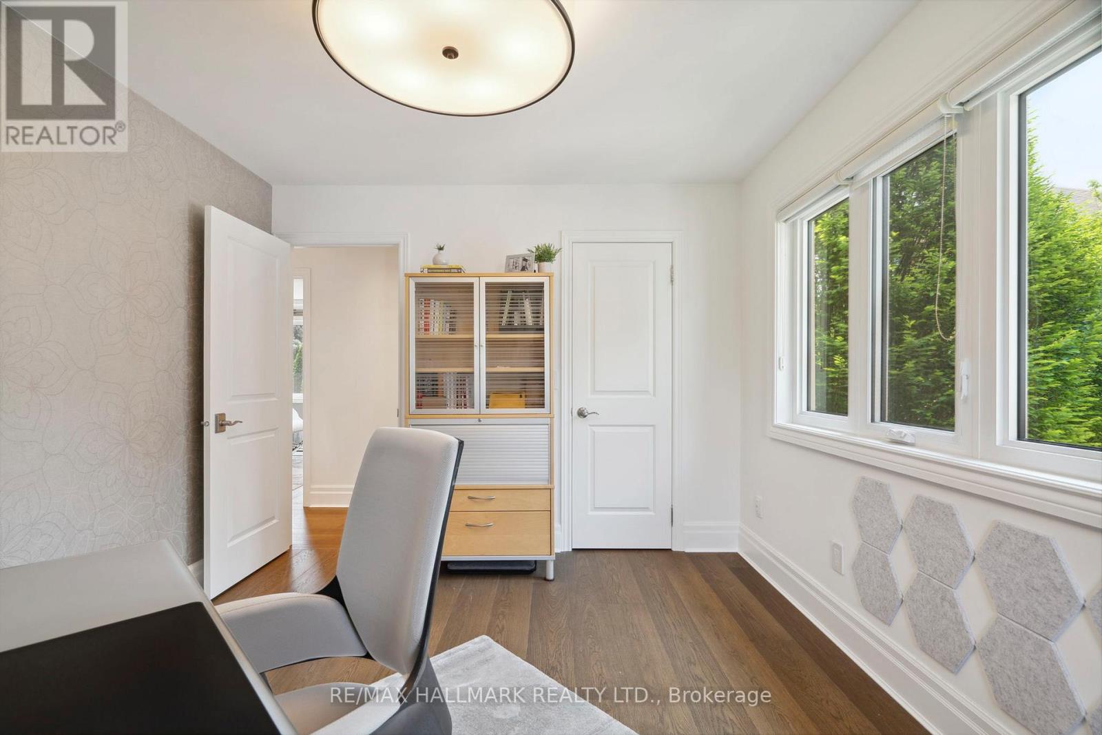 2092 Pinevalley Crescent, Oakville, Ontario  L6H 6L8 - Photo 27 - W12800770