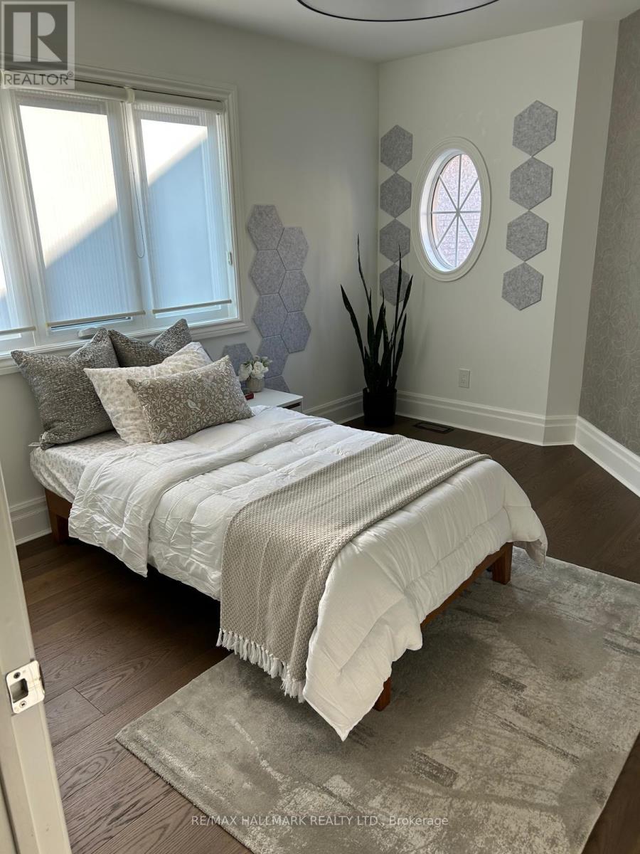 2092 Pinevalley Crescent, Oakville, Ontario  L6H 6L8 - Photo 28 - W12800770